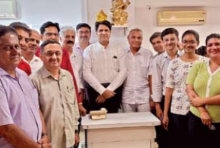 ‘आज का आनंद’ के 56वें स्थापना दिवस पर शुभकामनाओं की बाैछारै.